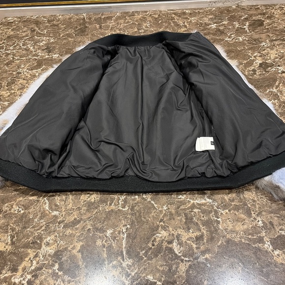 Fur by Tavu Milano - Picture 3 of 4